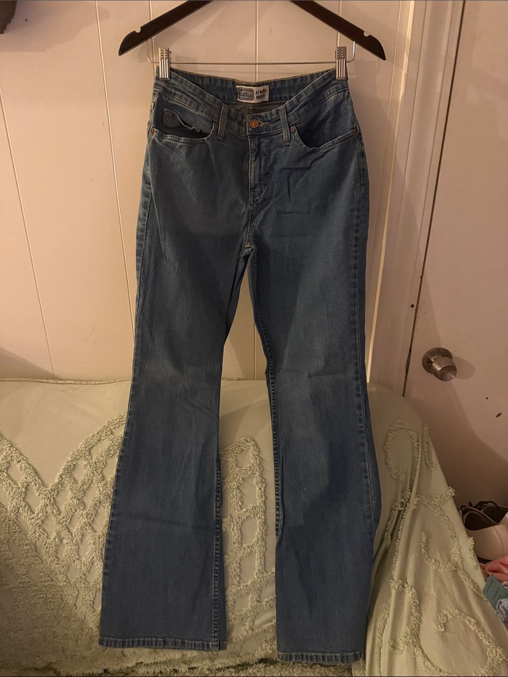 Signature by Levi Strauss Boot Cut Jeans in Medium Blue